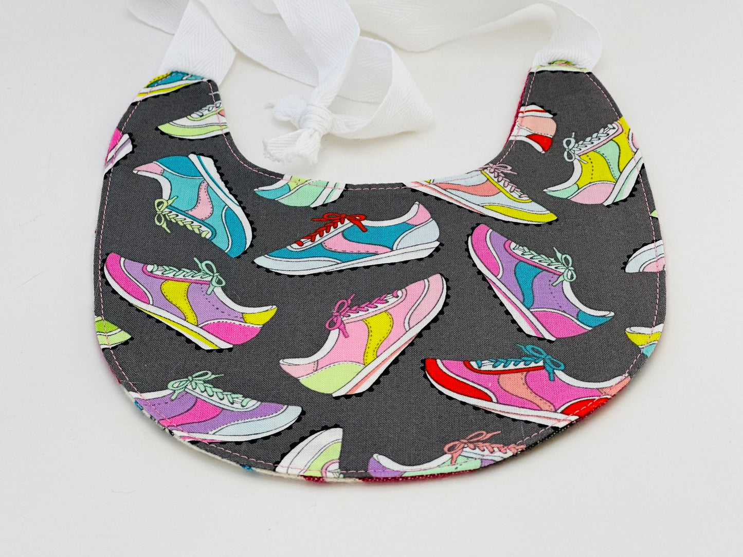 Bib - STRING - Kicks