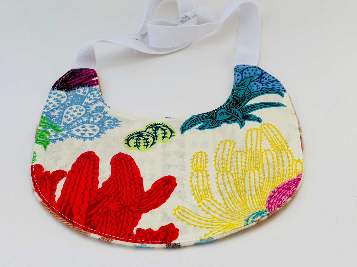 Bib - STRING - Cactus