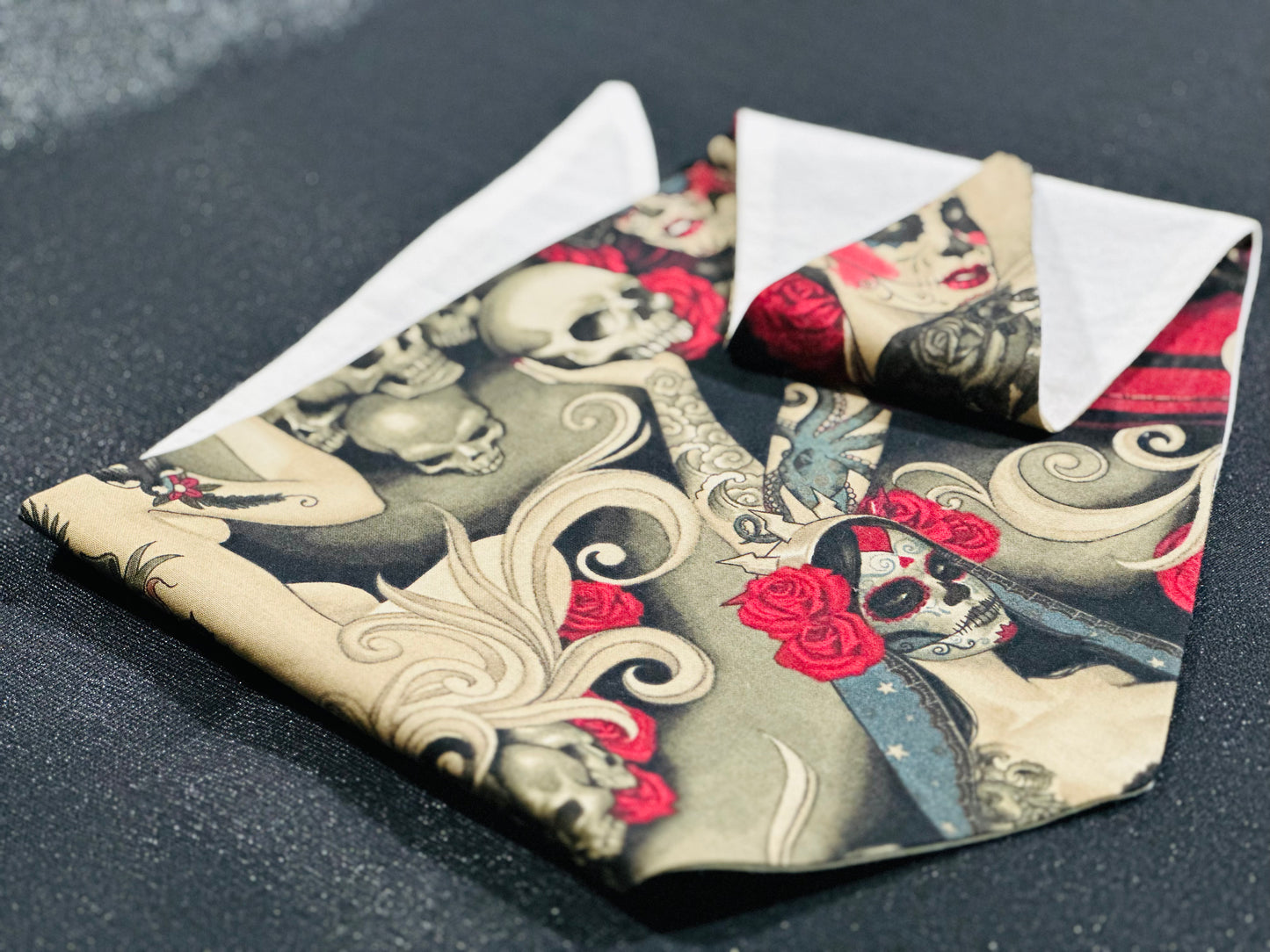 Doggy Hankie - Kalaveras (Large)