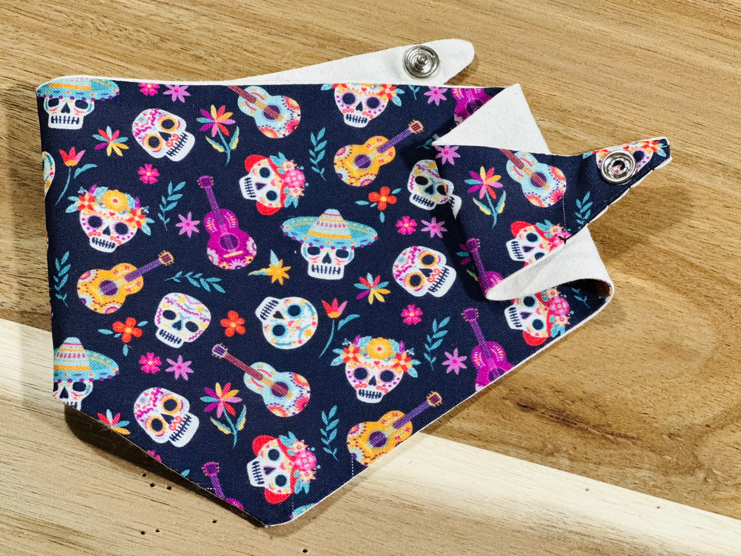 Doggy Hankie - Skulls (Small / Extra Small)