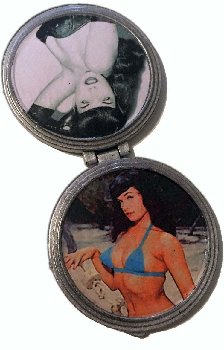 Mirror - Bettie Page