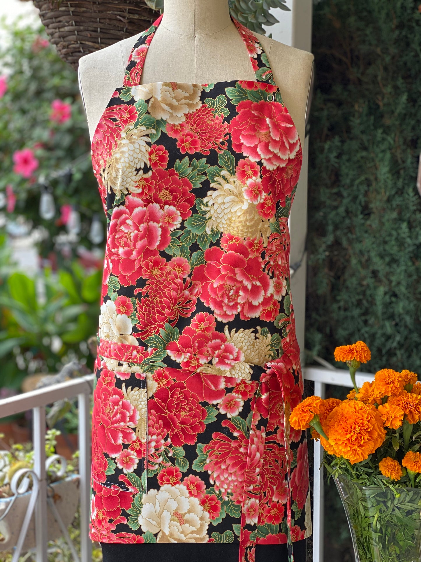 Apron (Women) - Fancy Reds