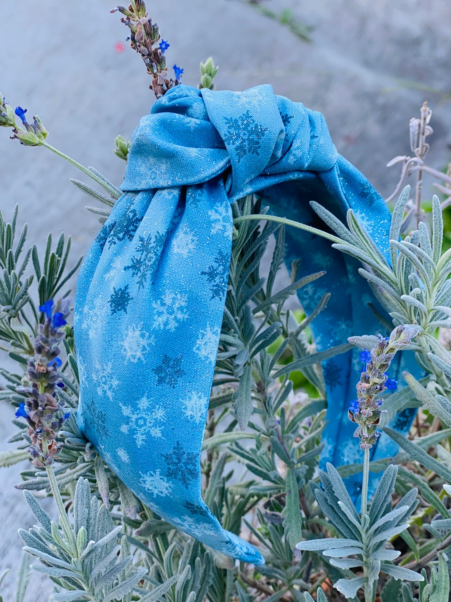 El Nudo Headband - Snowflakes