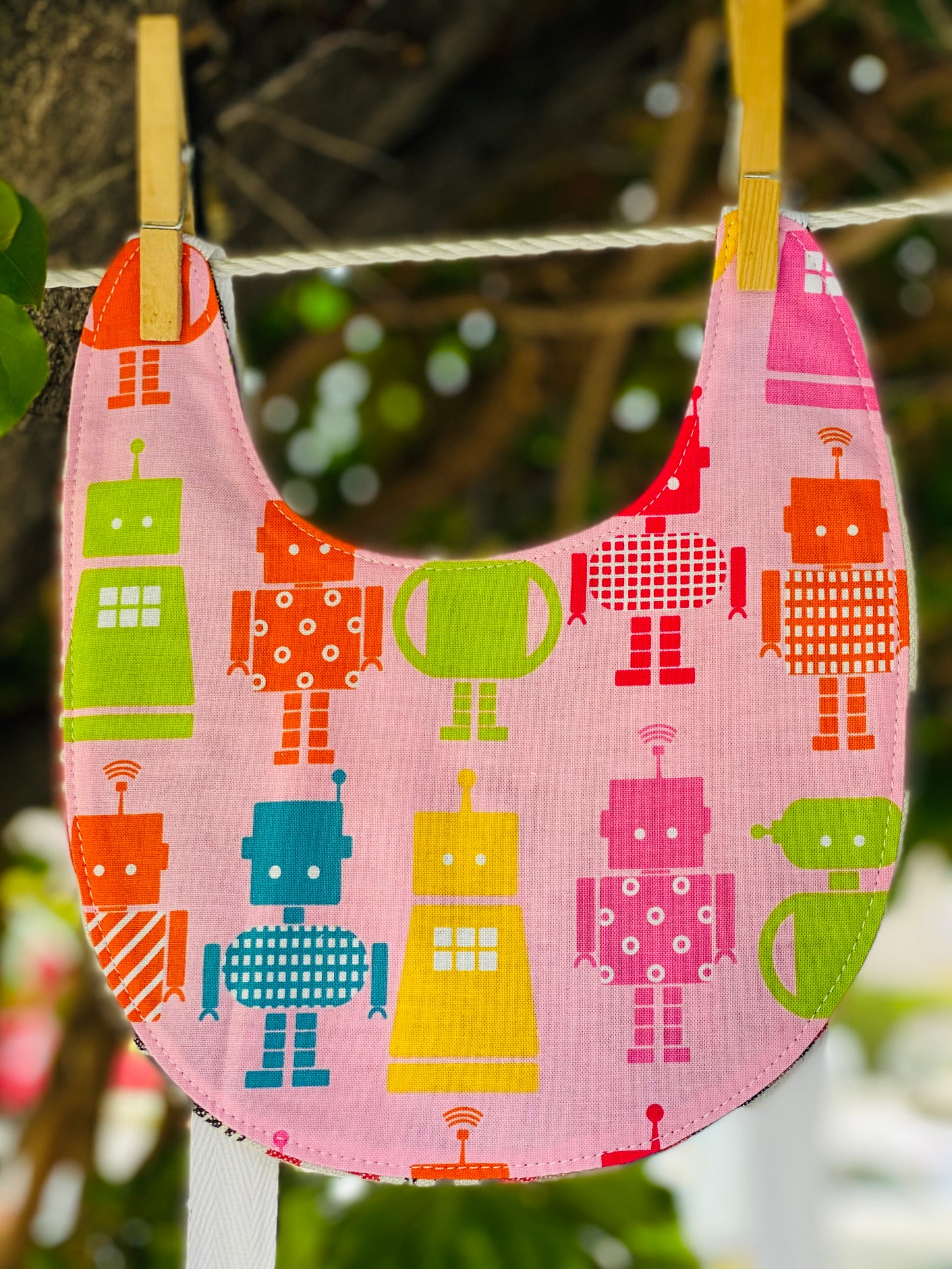 Bib - STRING - Los Robots