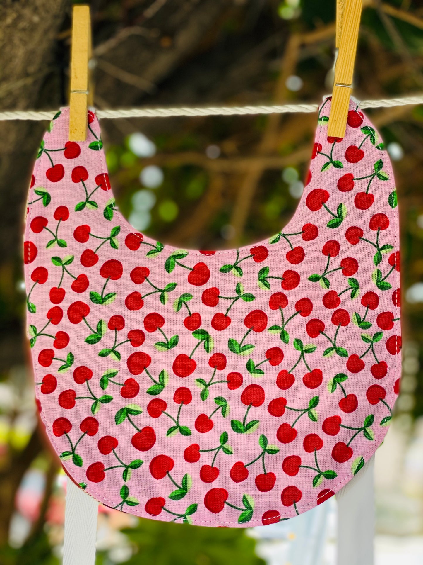 Bib - STRING - Las Cherries