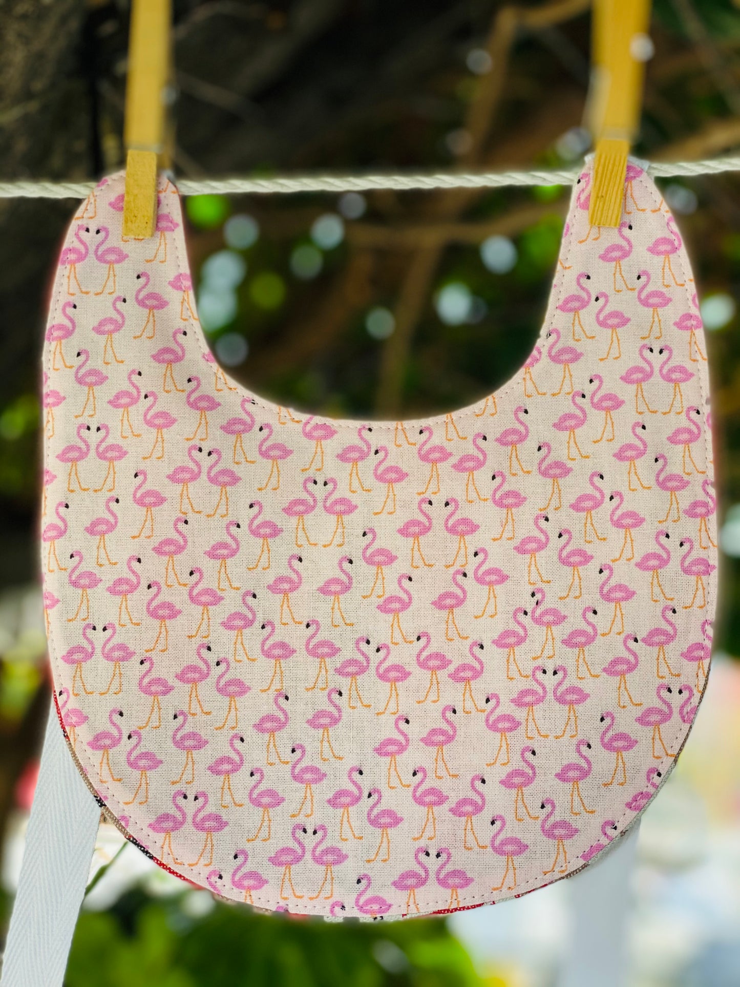 Bib - STRING - Flamingos