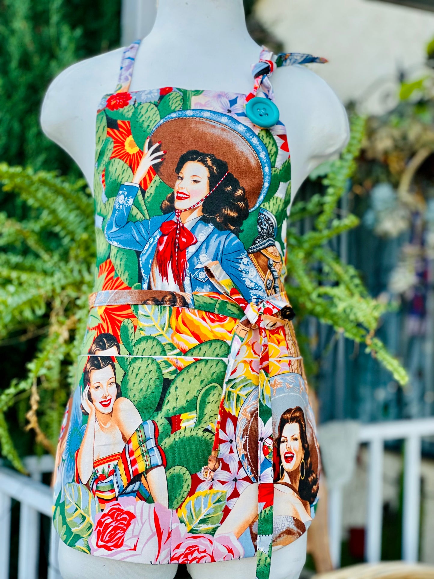 Apron (Kids) - Las Adelitas